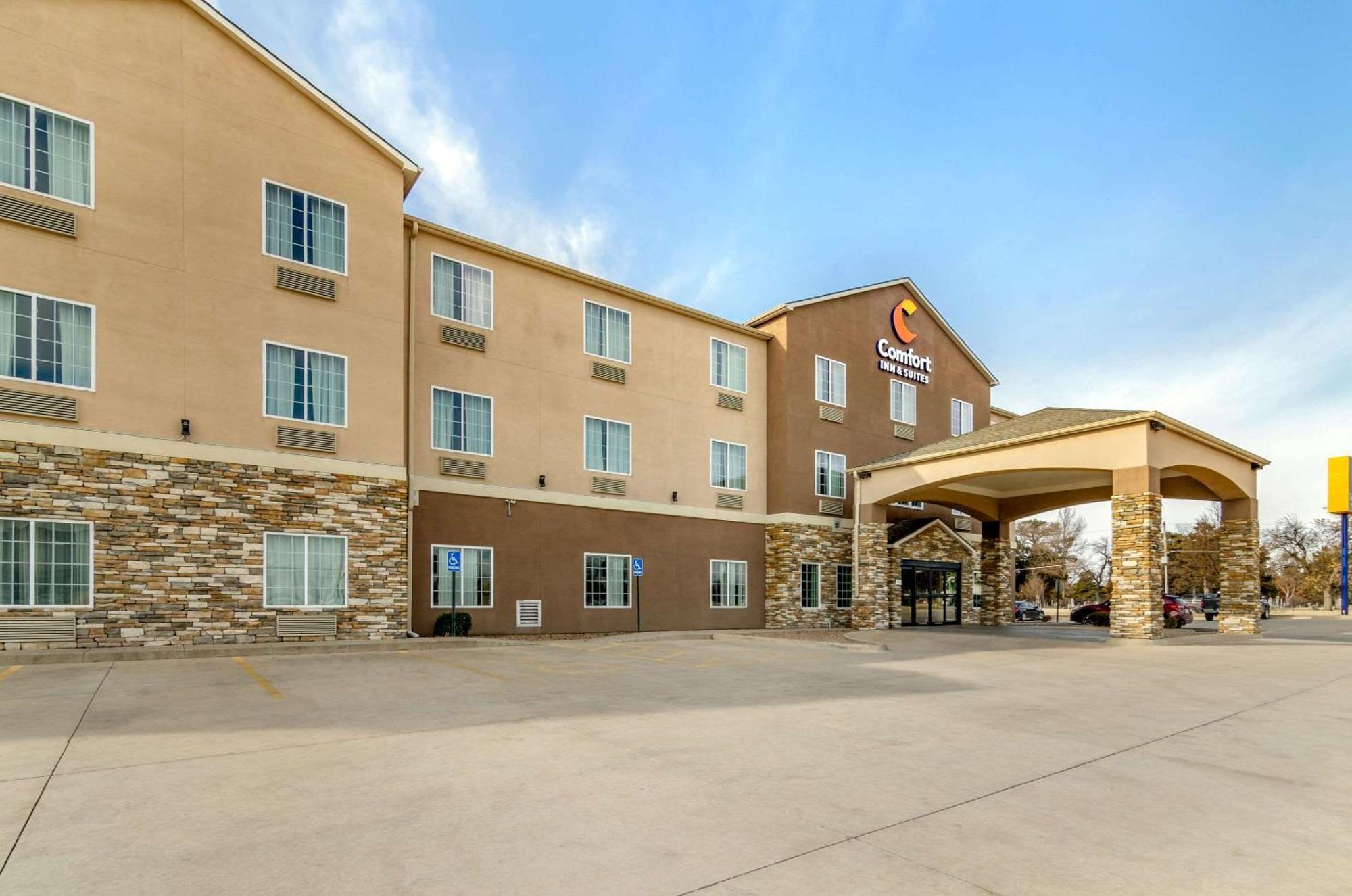 Comfort Inn & Suites Near Bethel College Newton Exterior foto